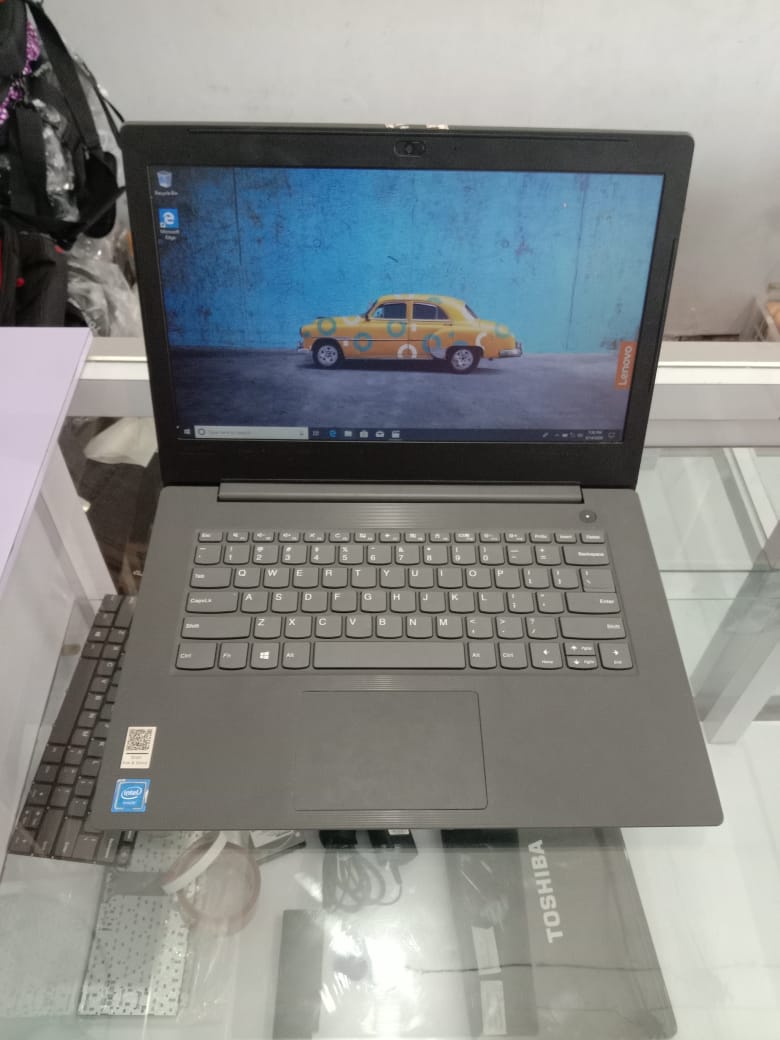 Laptop mulus, like new, segel, Lenovo V130 | INTEL N4000 | RAM 4 GB | HDD 1 TERA / 1000 giga