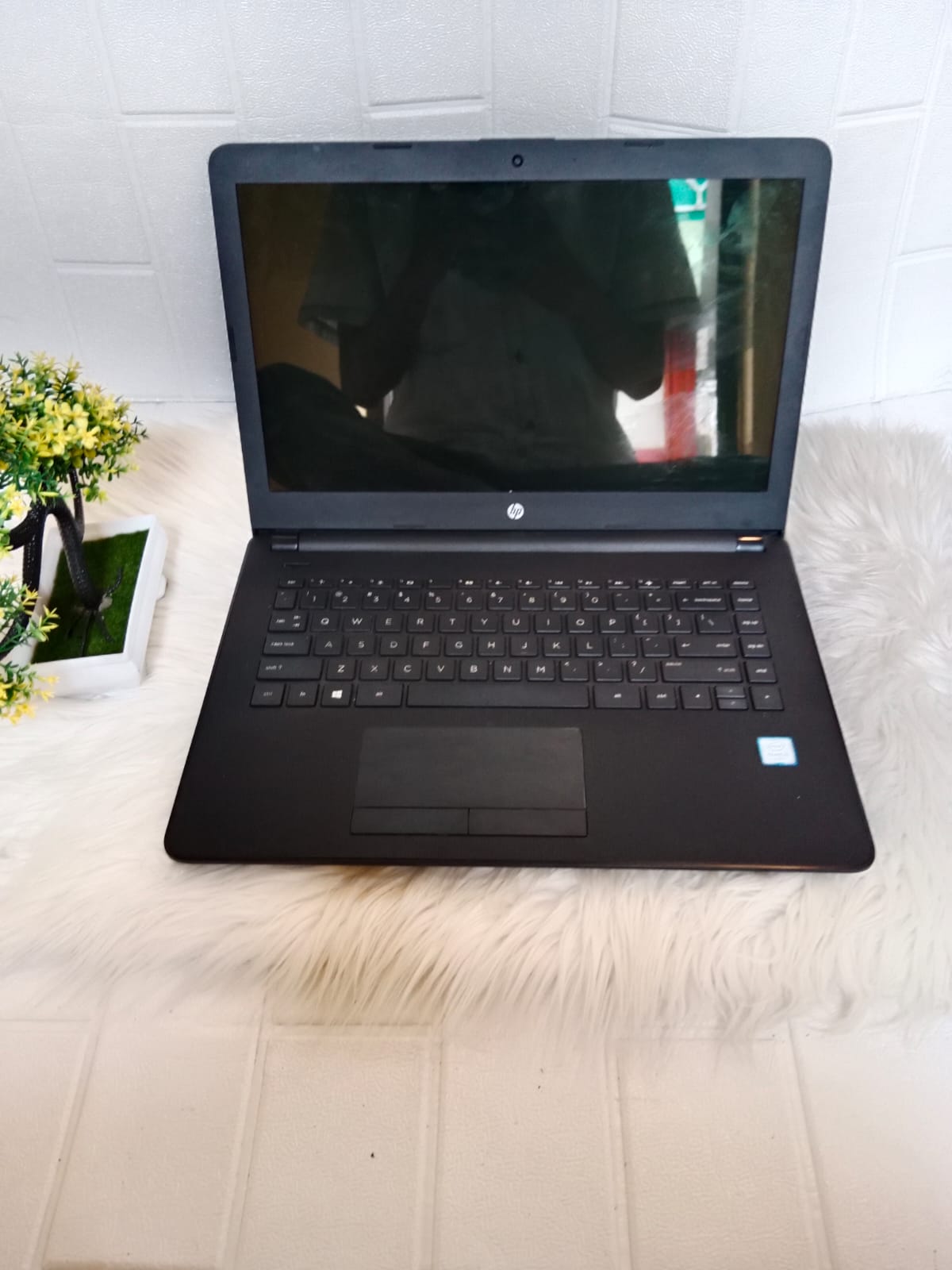 Laptop Hp 14-bs743tu | Intel Core i3 Skylake – 6006U | RAM 4 GB | HDD 1000 GB | Fullset