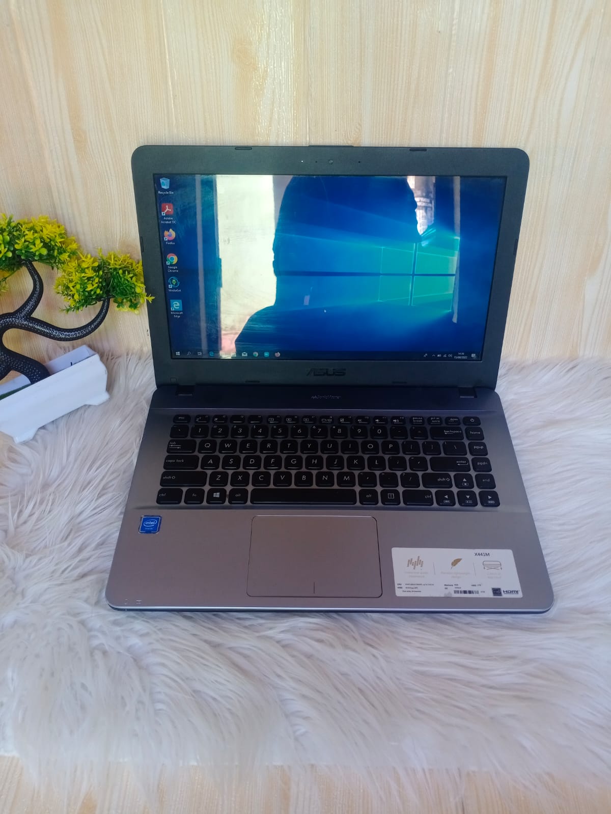 Laptop Fullset, Asus X441M | Intel celeron N4000 | RAM 4 GB | HDD 1000 GB