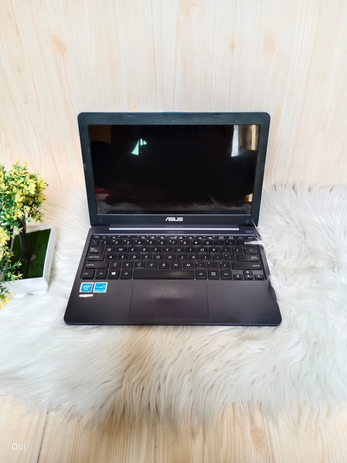 Netbook Mulus, Like New, Asus E203NAH | INTEL N3350 | RAM 2 GB | HDD 500 GB