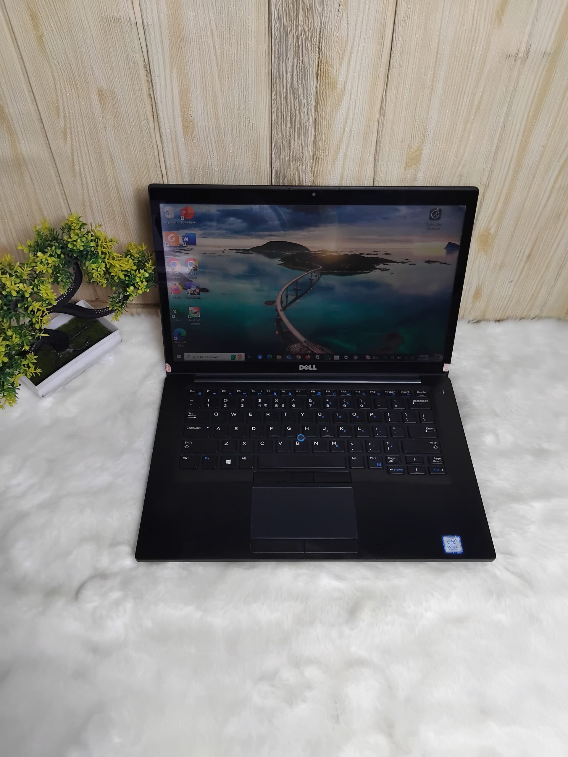 Laptop Dell Latitude 7480 | Intel Core i7 Kabylake – 7600U | RAM 8 GB | SSD 256 GB | Touchscreen