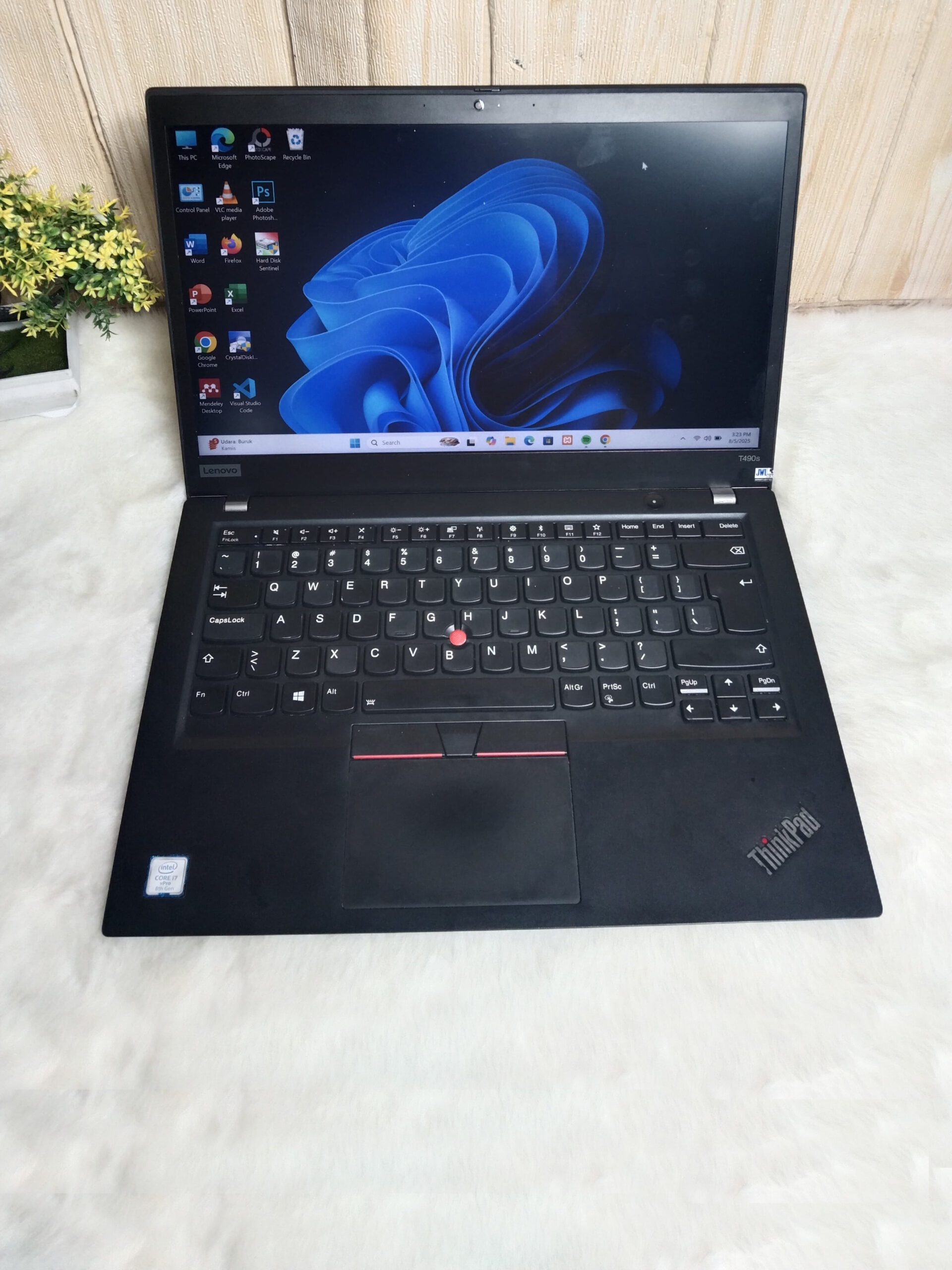 Laptop Lenovo Thinkpad T490s | Intel Core i7 Kabylake R – 8665U | RAM 8 GB | SSD 256 GB