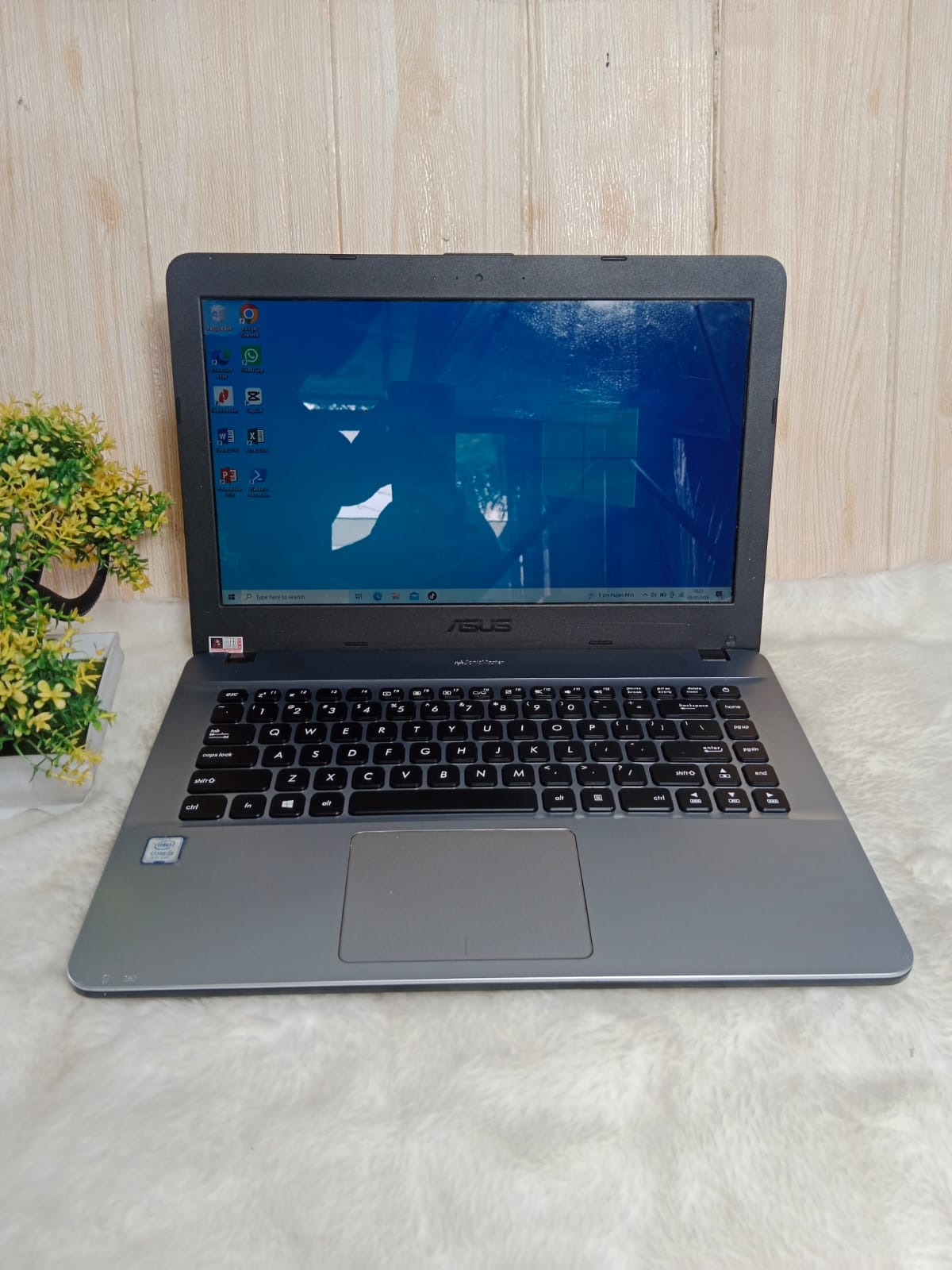 Laptop Asus X441U | Intel Core i3 Kabyake R – 8130U | RAM 4 GB | HDD 320 GB | SSD 128 GB