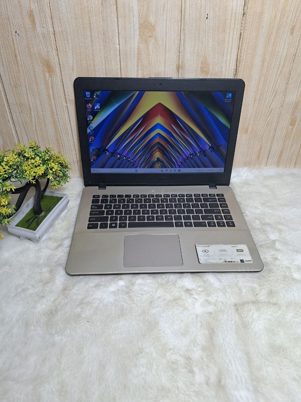 Laptop Gaming, Asus A442U | Intel Core i5 Kabylake – R – 8250U | NVIDIA GeForce 930MX | RAM 8 GB | SSD 256 GB